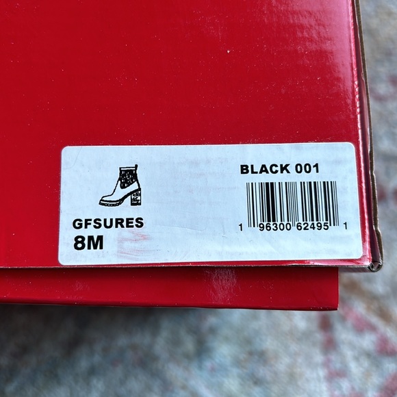 Guess Boots - Picture 6 of 7